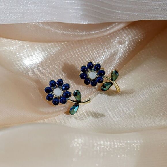 Jewelry - Flower Stud Earrings 